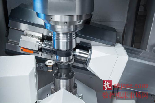 VLC 200 H 機型用于盤類工件的加工，專門針對直徑最大為 200 mm，模數最大為  4 的工件而設計。