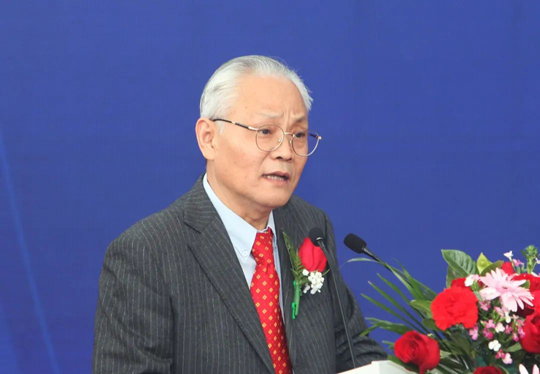 中國機床工具工業協會副會長王黎明主持開幕式 中國機床工具工業協會副會長王黎明主持開幕式